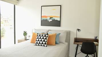 3 bedrooms, desk, iron/ironing board, WiFi