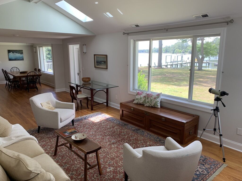 "Right on the Water" vacation home in Mathews