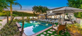 Large Home 12 beds Gameroom Heated Salt Pool PPG