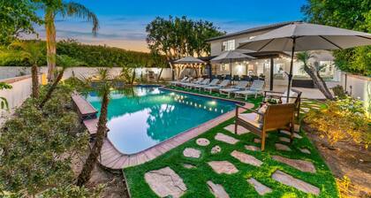 Large Home 12 beds Gameroom Heated Salt Pool PPG