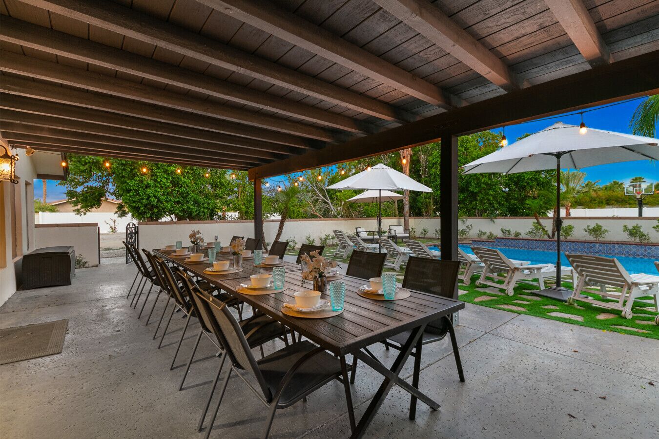 Outdoor dining