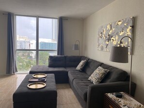 Smart TV - Beachfront condo Miami Hollywood sunny isle Florida (Hollywood)