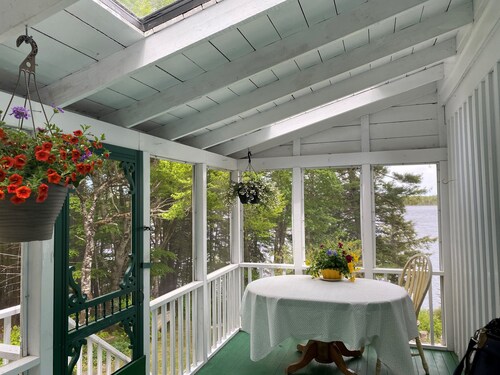 Tranquil Lakefront Property, Situated in the Heart of the South Shore