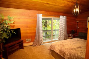 3 makuuhuonetta, silitysrauta/-lauta, ilmainen Wi-Fi, vuodevaatteet