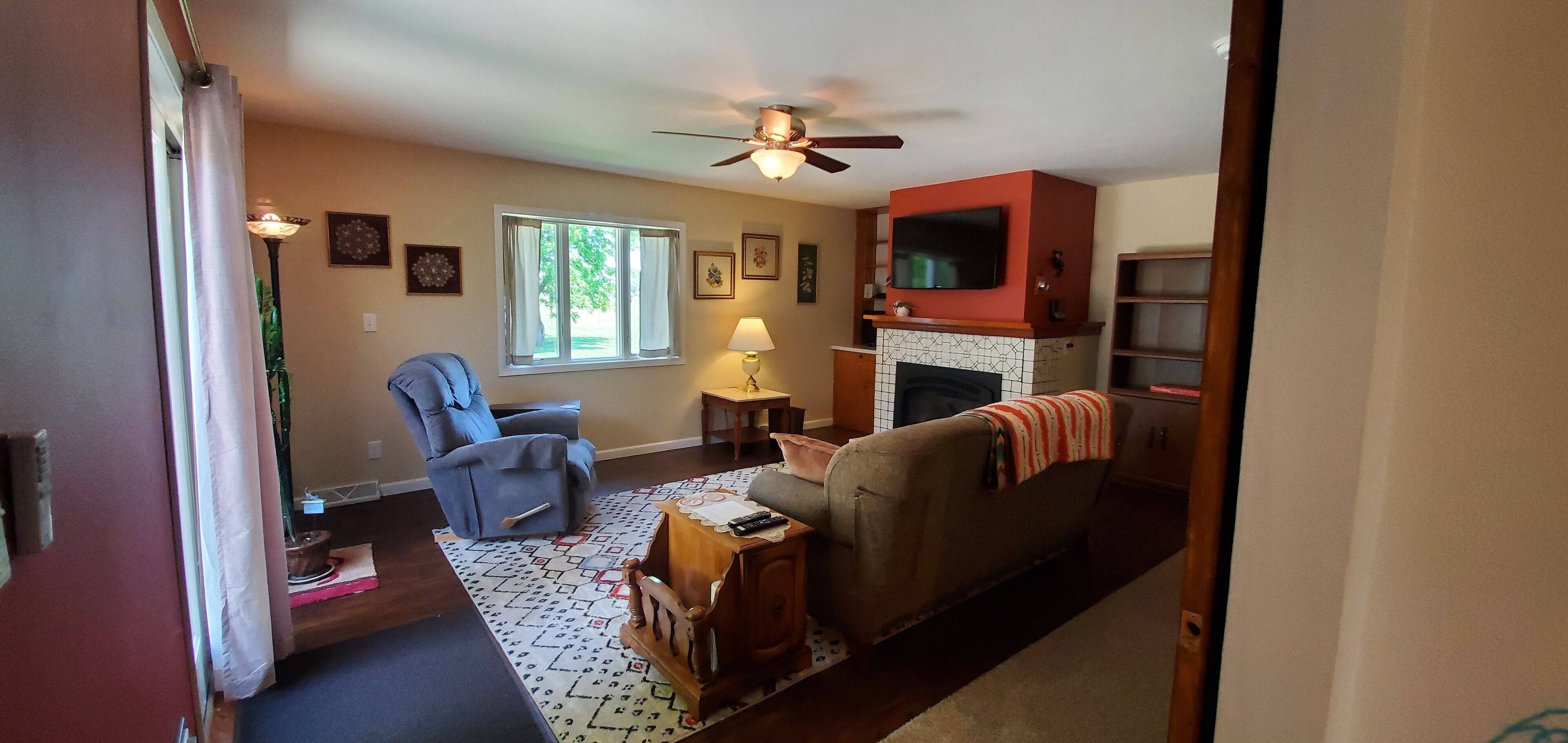 The Cats Meow- A little bit of country next to town