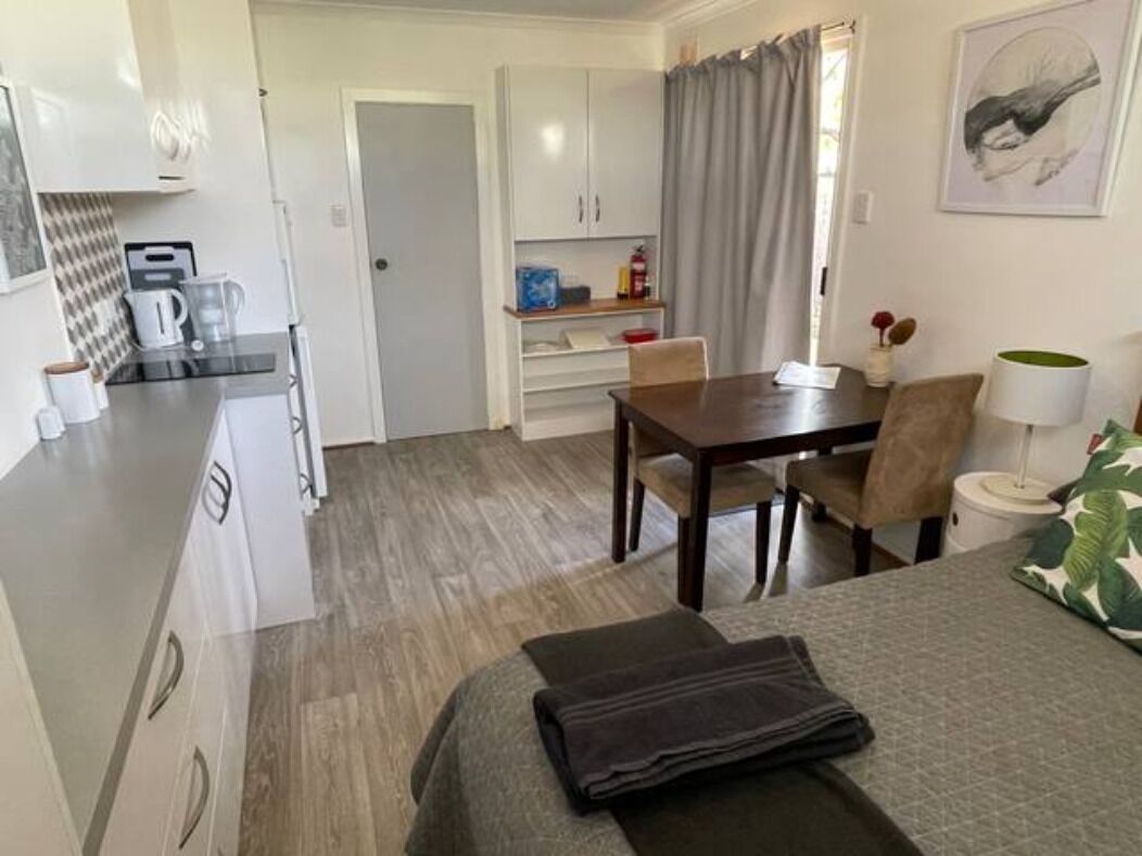 Private Cabin, Modern styled self contained in a peaceful area.