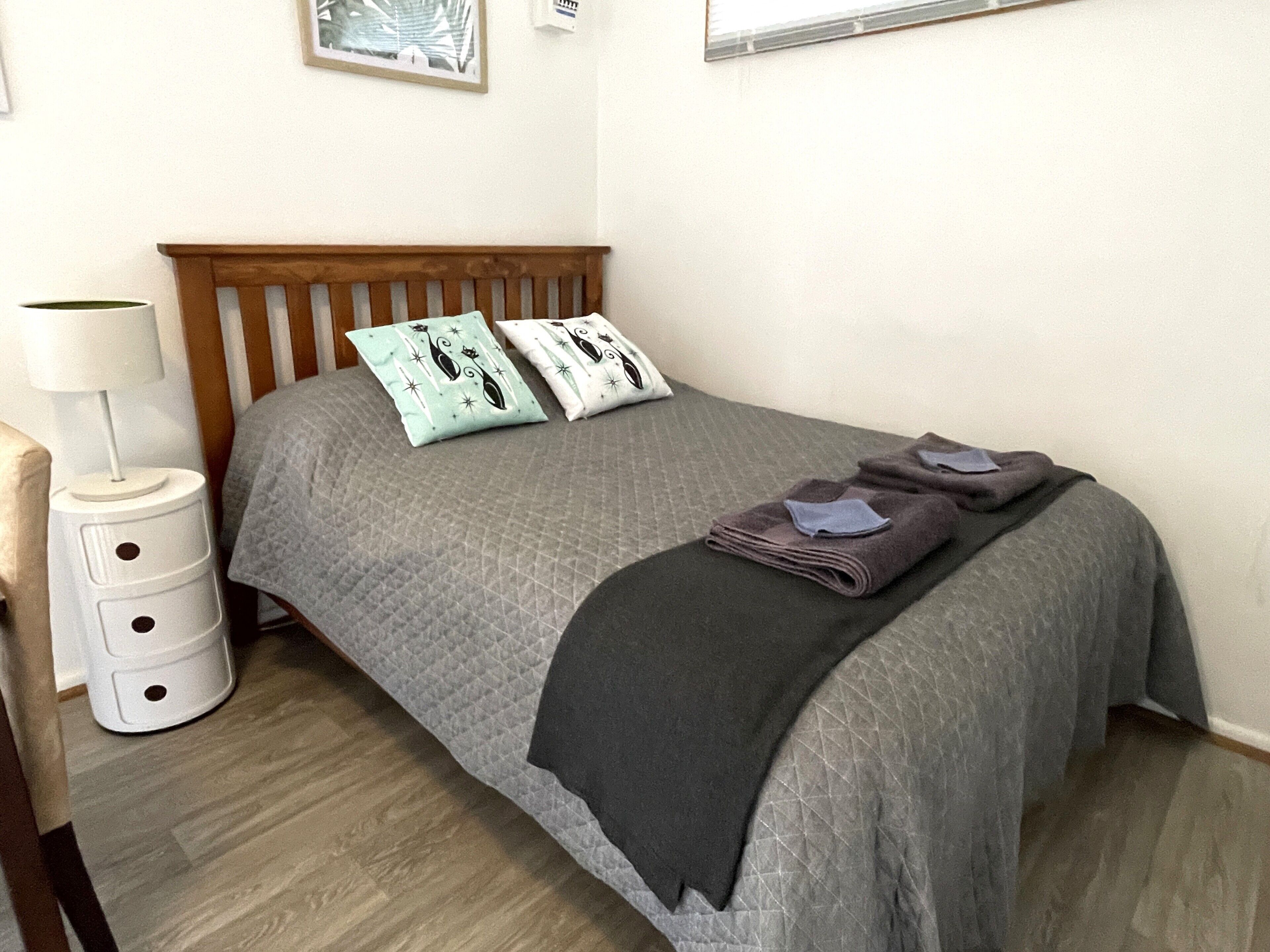 Private Cabin, Modern styled self contained in a peaceful area.