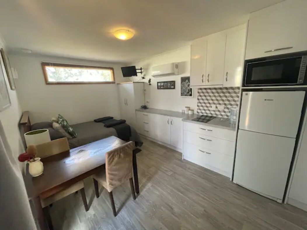 Private Cabin, Modern styled self contained in a peaceful area.