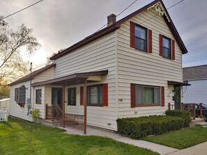 Exterior - Huge historic on Lake Michigan w/ large yard, fire pit, BBQ & air conditioning (Manistee)