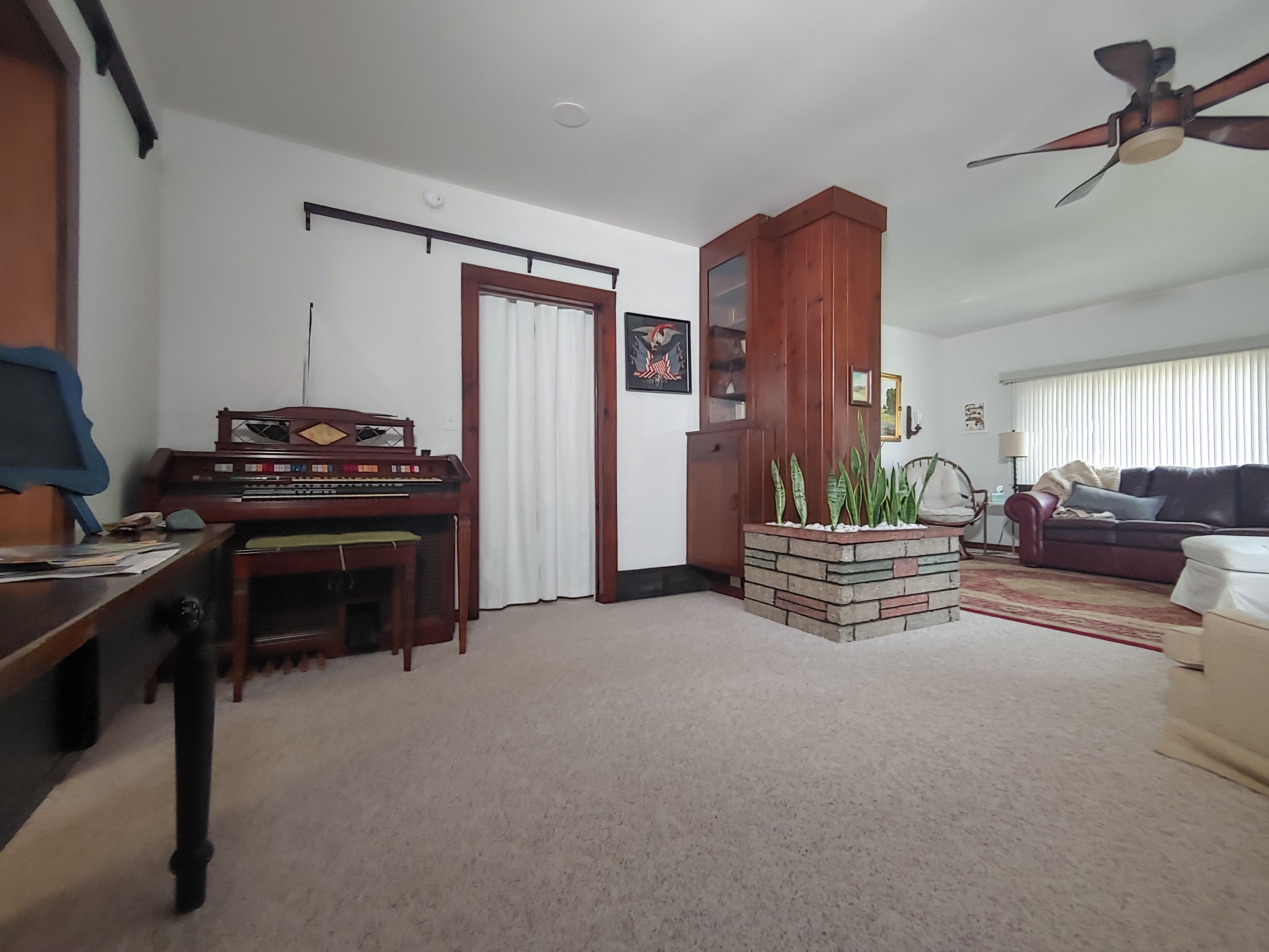 Huge historic on Lake Michigan w/ large yard, fire pit, BBQ & air conditioning