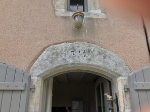 Exterior detail - 4Bed3Bath 1736 Farmhouse/Barn Conversion-Hearth (Sainte-Soline)