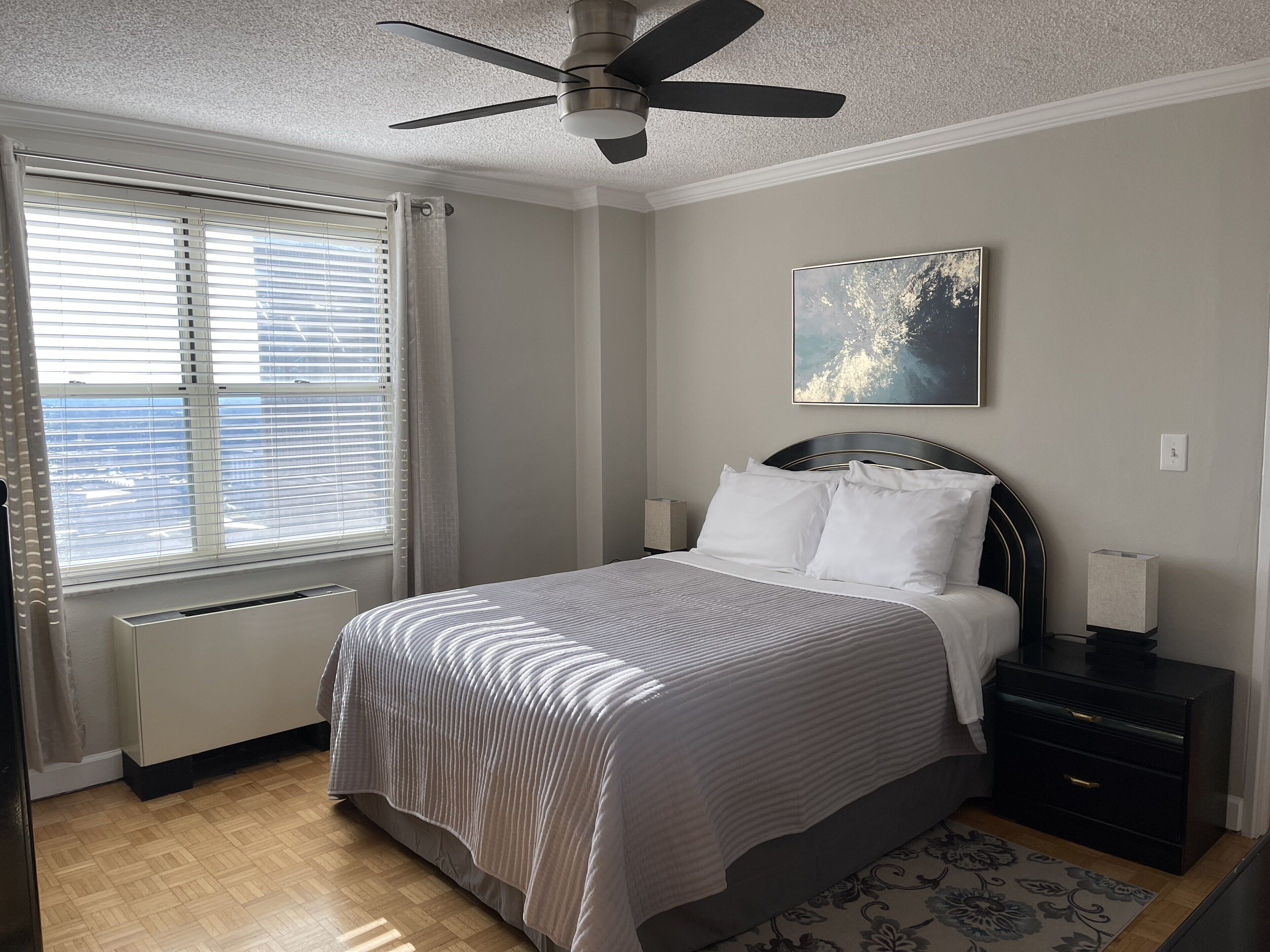 3 dormitorios, tabla de planchar con plancha, wifi gratis y ropa de cama