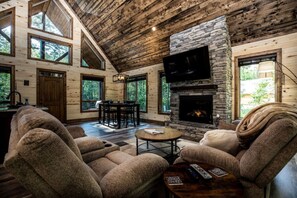 Smart TV, fireplace, stereo