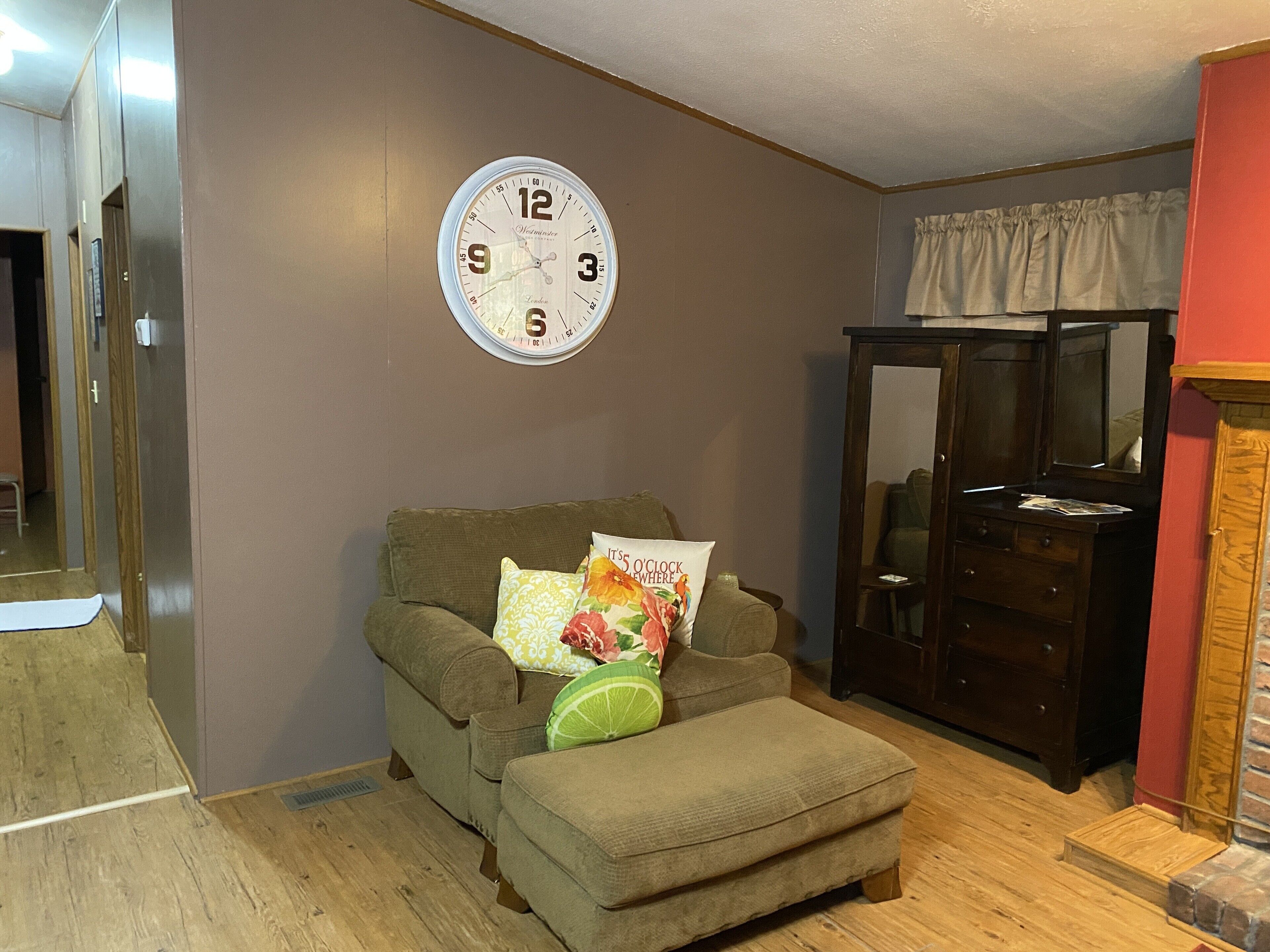 Lake House - 3 Bedroom 2 full baths - Lake Ouachita just 1 mile on Twin Creek Rd