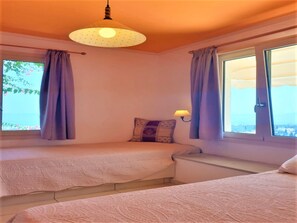 1 bedroom, iron/ironing board, internet, bed sheets