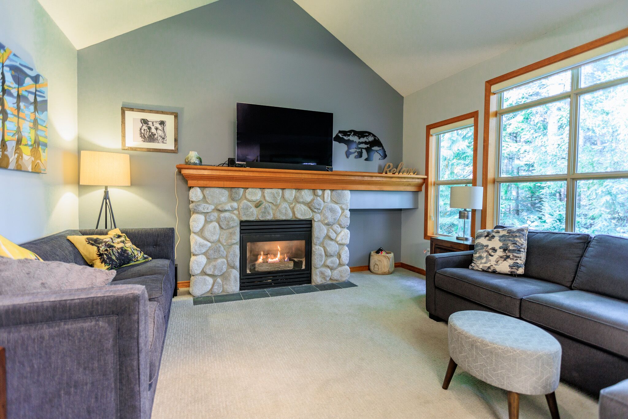 Private Hot Tub, 2 Bedroom, 2 Bath, Sleeps 6, Steps to Blackcomb Bike Trails