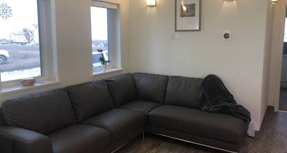 Cozy 3 Bedroom with Views of the Tundra and Arctic Ocean