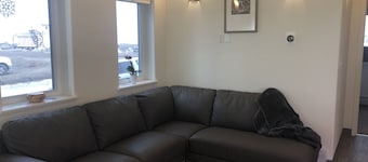 Cozy 3 Bedroom with Views of the Tundra and Arctic Ocean