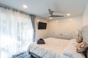 3 bedrooms, iron/ironing board, WiFi, bed sheets