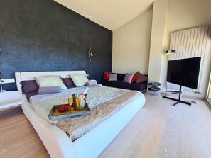 5 chambres, fer et planche à repasser, lit parapluie, Wi-Fi