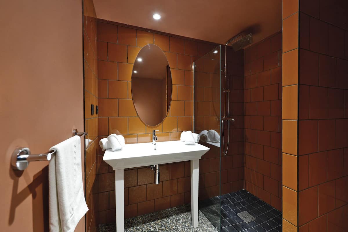 signature double room | 1 bedroom, minibar, in-room safe, desk