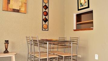 Apartamento, 2 habitaciones | Zona de estar