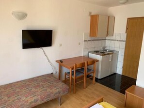 Apartment, 1 Bedroom, Balcony | Room amenity