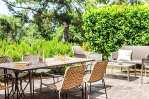 Ferienhaus, 3 Schlafzimmer, Balkon | Speisen im Freien