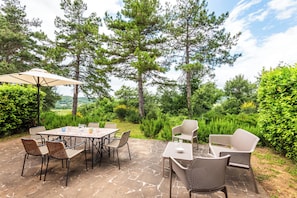 Villa, 3 Schlafzimmer, Balkon | Speisen im Freien