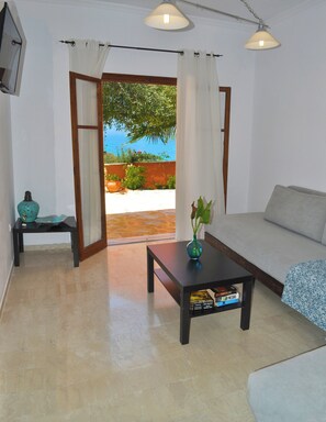 Apartment, 2 Bedrooms, Smoking, Balcony | Room amenity