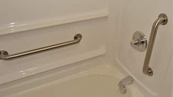 Apartment, 2 Bedrooms, Balcony | Bathroom