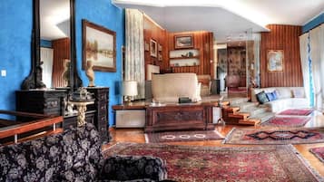 Villa, 6 Bedrooms, Smoking, Private Pool | Interior