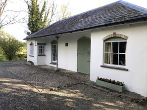 Exterior - Idyllic Location, Stunning Views, Relax & Refresh in Peace & Comfort (Llandysul)