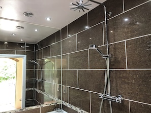 Apartment, 1 Bedroom, Patio, Garden View | Bathroom | Soap, shampoo - Idyllic Location, Stunning Views, Relax & Refresh in Peace & Comfort (Llandysul)