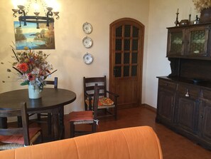 House, 3 Bedrooms, Smoking | Dining