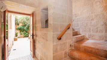House, 3 Bedrooms, Smoking, Balcony | Interior