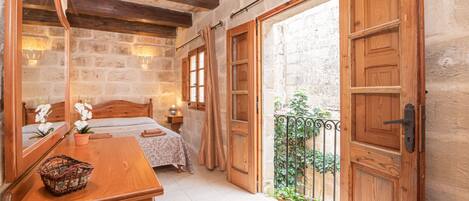 Huis, 3 slaapkamers, roken, balkon | 3 slaapkamers, een strijkplank/strijkijzer, beddengoed