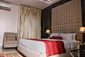 Room, 2 Bedrooms, Accessible, Smoking | 3 bedrooms, desk, WiFi - Room-best Western Plus-presidential Suit (Ibadan)