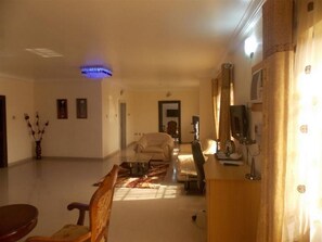 Room, 1 Bedroom, Accessible, Smoking | Interior