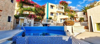 Entire private suite unit sea view