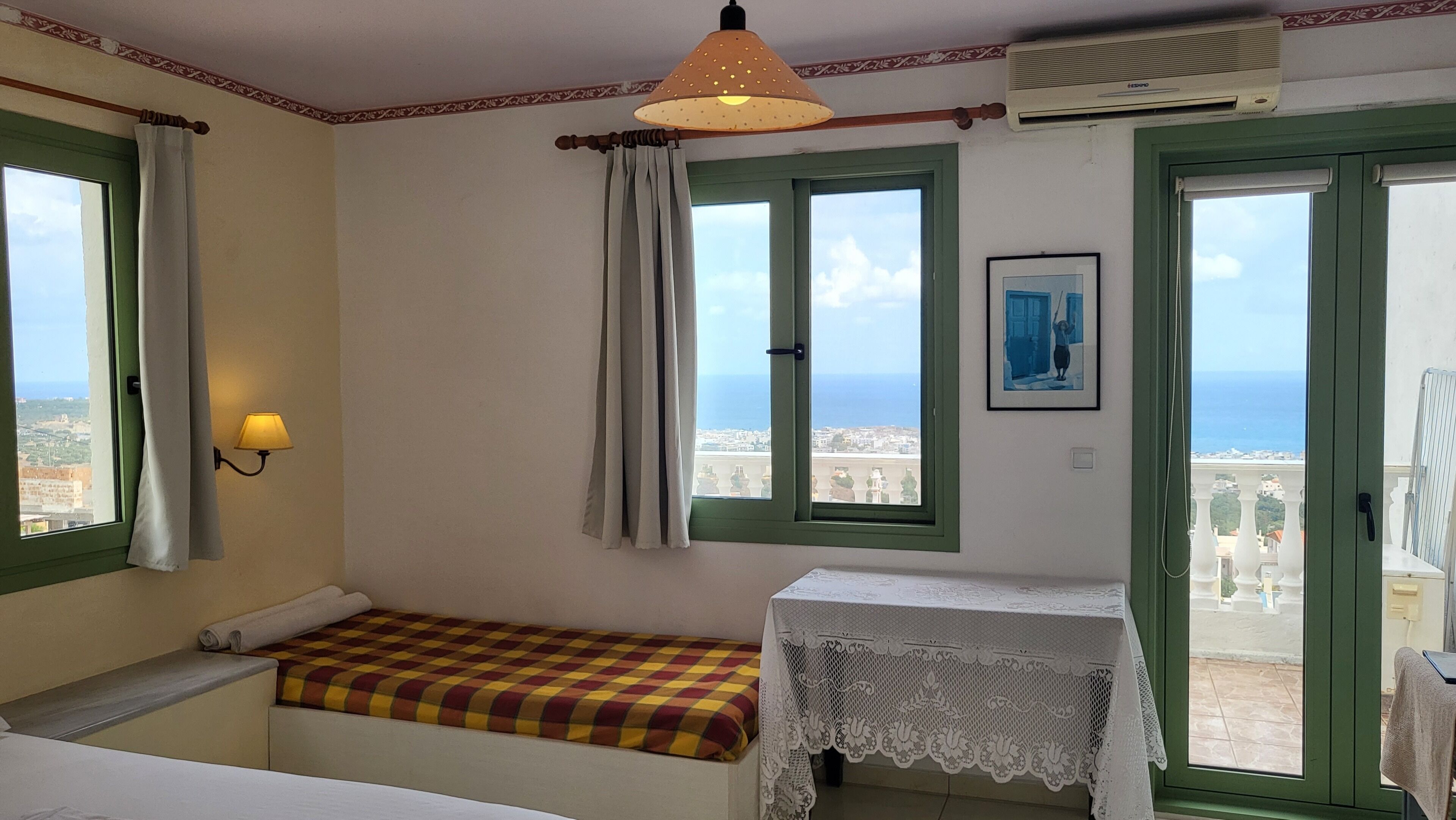 1 habitación, tabla de planchar con plancha y acceso a internet 