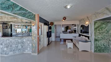 Bar (en la propiedad)