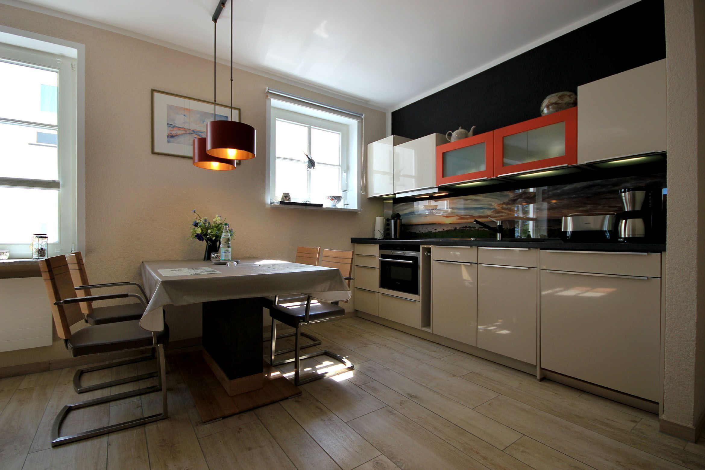 雪櫃、微波爐、焗爐、洗碗機