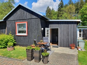 Unclassified image, 4 of 28, button