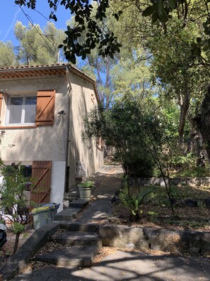 Property grounds - Charmante Maison à 1km de la Plage (Six Fours Les Plages)