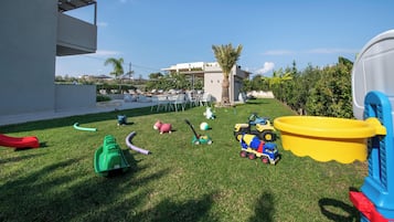 Children’s play area – outdoor