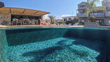 Poolside bar
