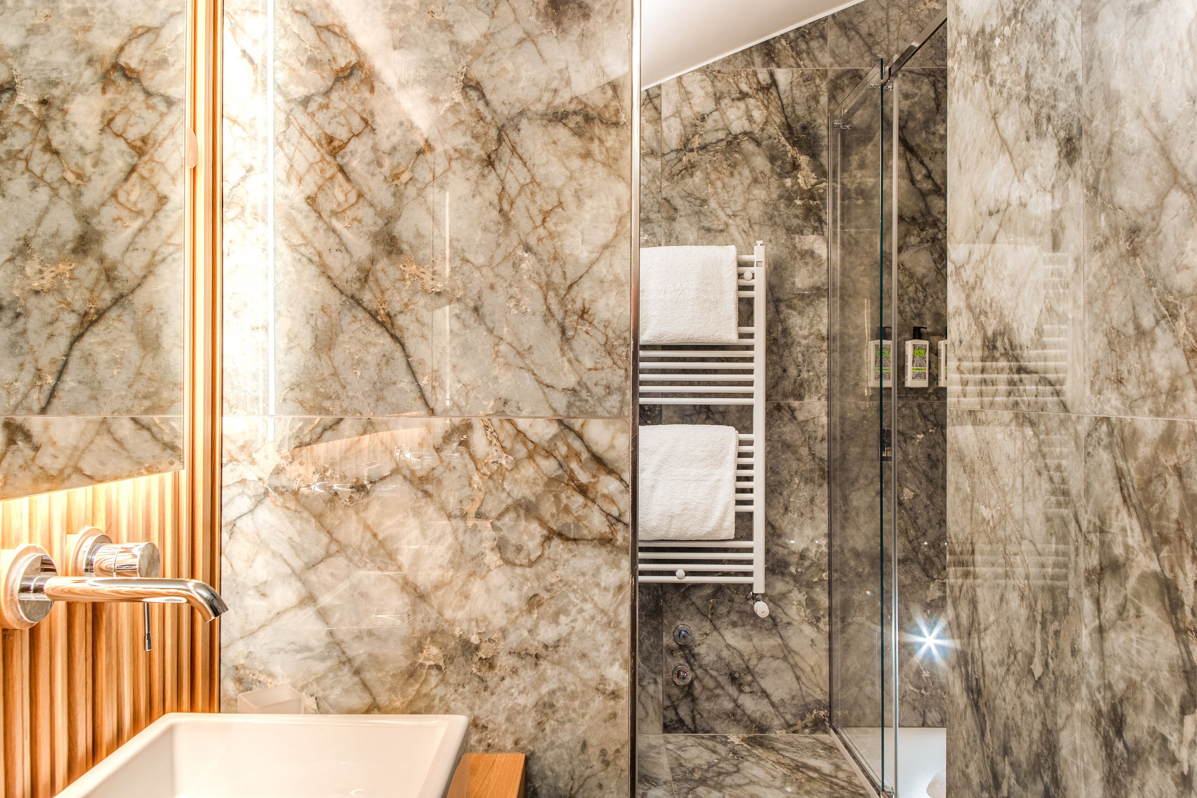 executive triple room | bathroom | shower, rainfall showerhead, hair dryer, slippers