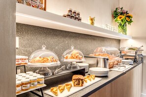 Gratis frukostbuffé varje dag