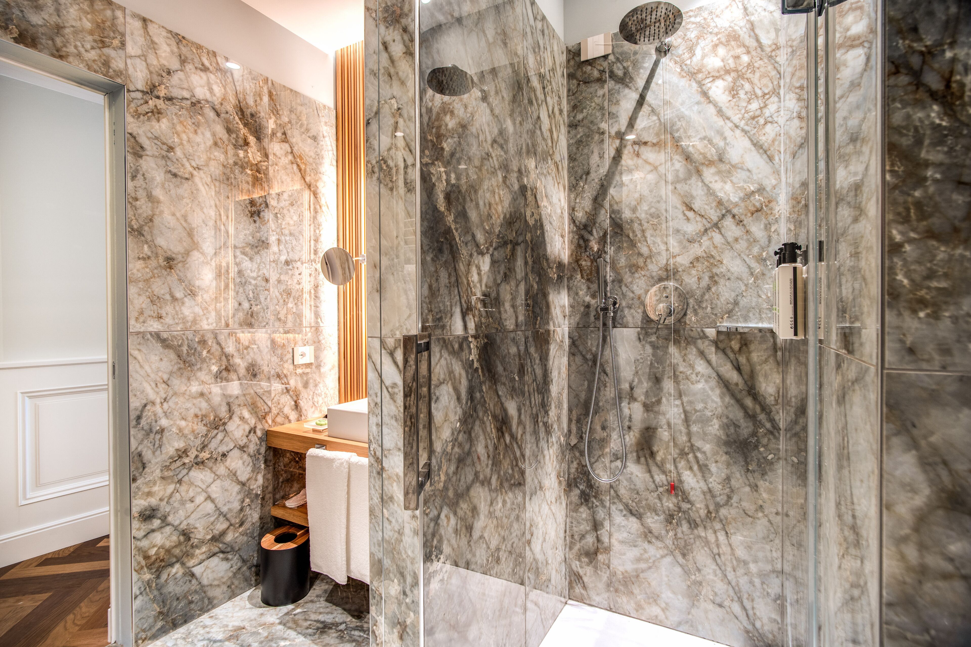 executive double room | room amenity